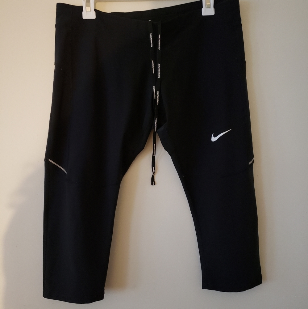 Nike Cropped Leggings